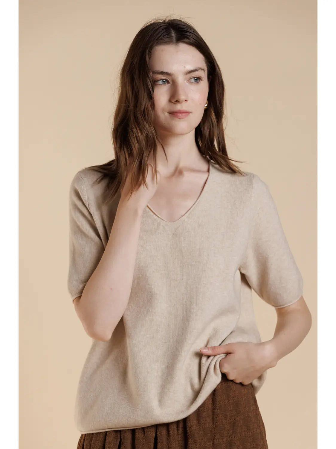 SOFT BLEND V NECK SHORT SLEEVE SWEATER