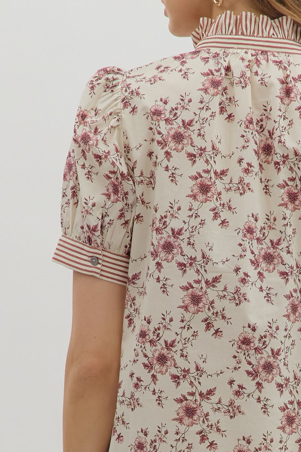 MAROON FLORAL BUTTON DOWN W/ STRIPE COLLAR DETAIL