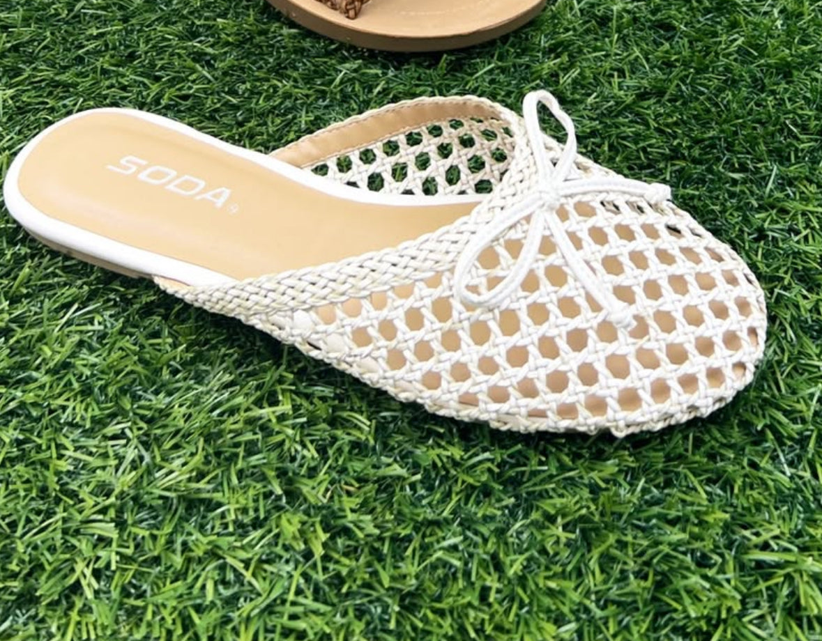 Dexter Crochet Flat Slide