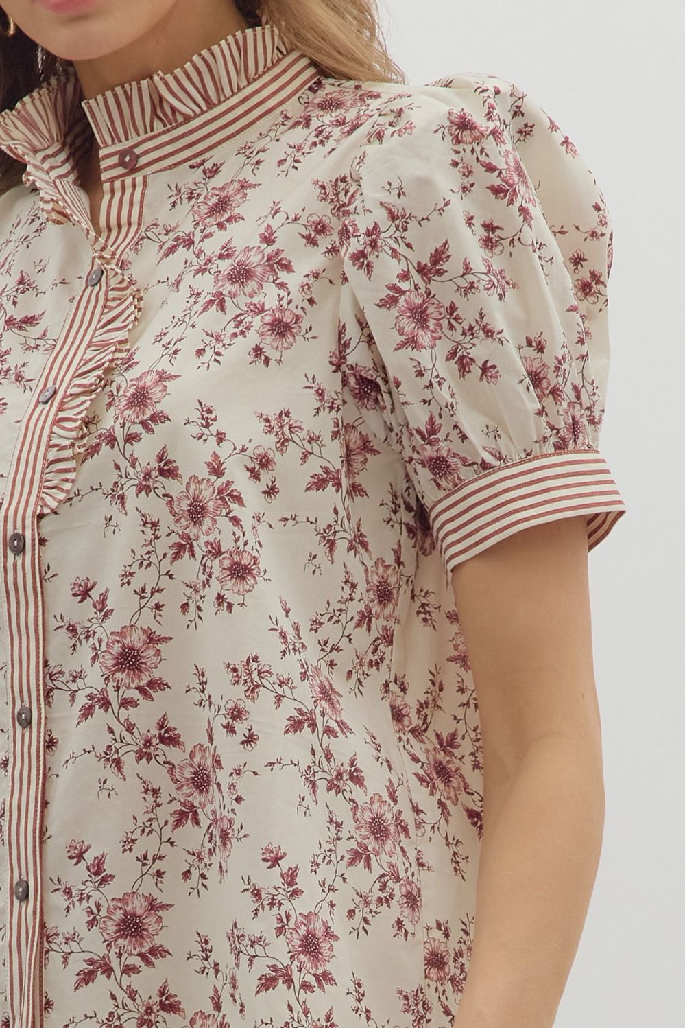 MAROON FLORAL BUTTON DOWN W/ STRIPE COLLAR DETAIL
