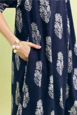 Classic Border Crest Print Midi Dress