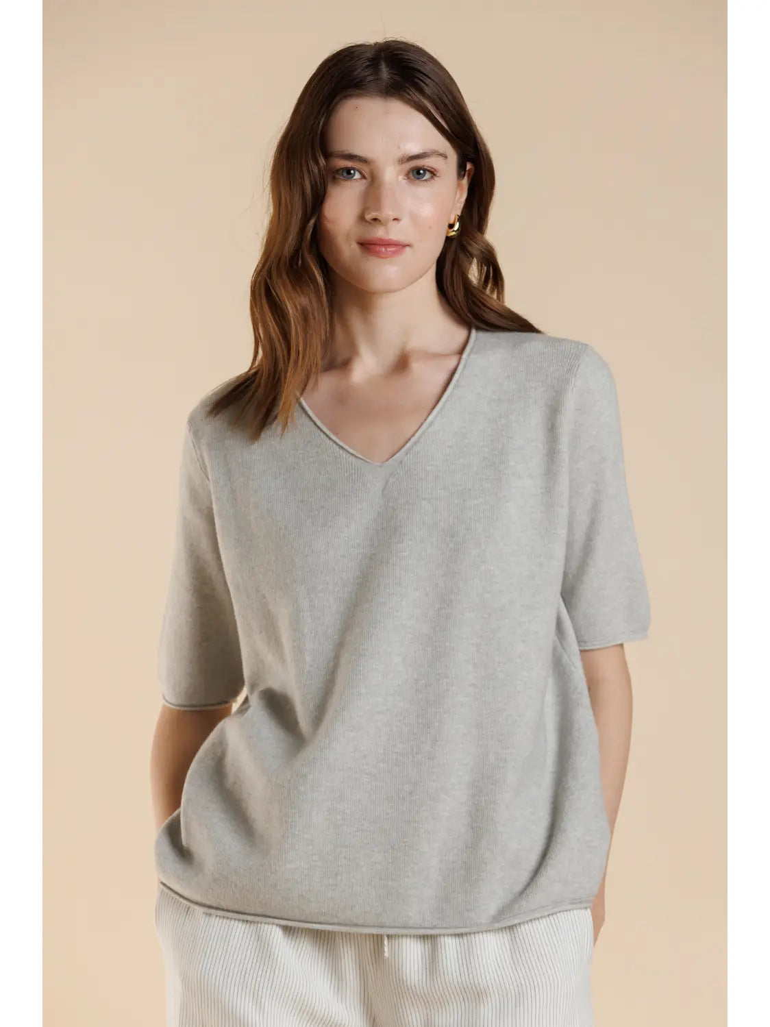 SOFT BLEND V NECK SHORT SLEEVE SWEATER