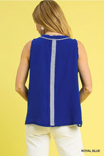 Textured Sleeveless Contrast Trim Top