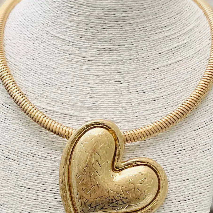 VINTAGE HEART PENDANT CHOKER