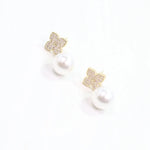 Chanti Clover and Pearl Stud Pearl