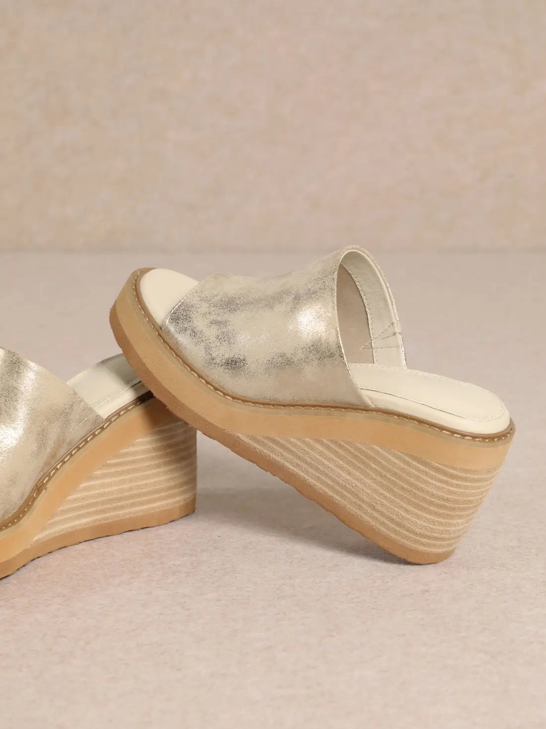 JUDY METALLIC GOLD PLATFORM WEDGE