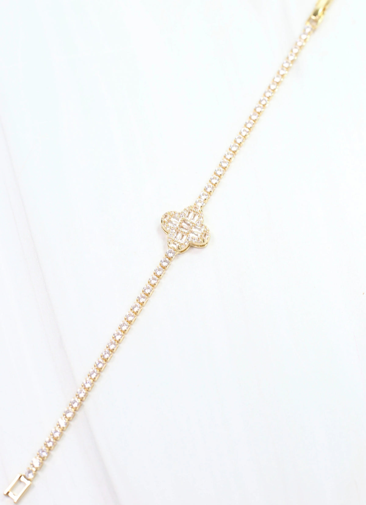 Dastan Clover Braclet