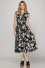 BLACK AND WHITE FLORAL ZIPPER FRONT MIDI DRESS